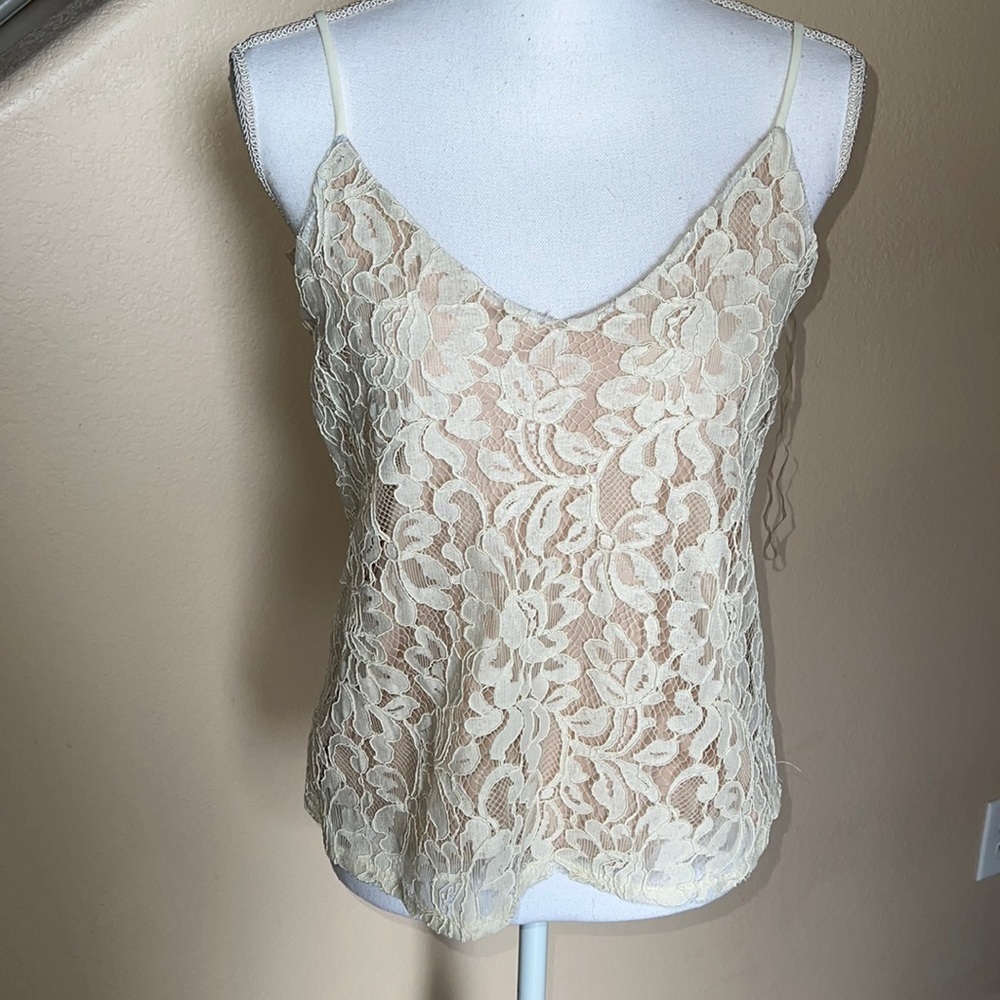 Socialite lace tank top